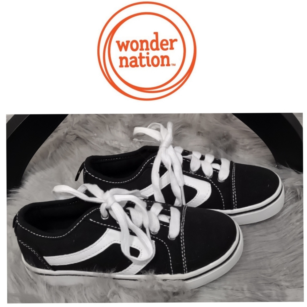Wonder nation black and white shoe